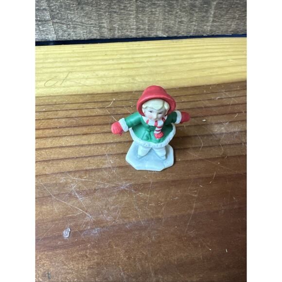 Vintage Lefton Colonial Village “Little Girl Ice Skating” 1987 Figurine #06551 - Picture 1 of 6